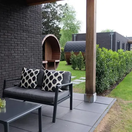 The White Oak - Luxe 4 Persoons Met Prive Sauna Holiday home *