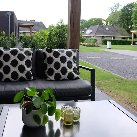 The White Oak - Luxe 4 Persoons Met Prive Sauna Voorthuizen