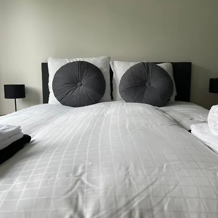 The White Oak - Luxe 4 Persoons Met Prive Sauna פורטהאוזן