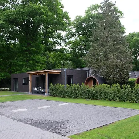 The White Oak - Luxe 4 Persoons Met Prive Sauna