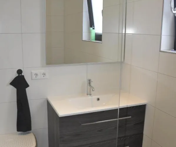 Casa de Férias The White Oak - Luxe 4 Persoons Met Prive Sauna *