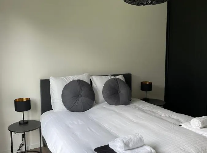 Casa de Férias The White Oak - Luxe 4 Persoons Met Prive Sauna Voorthuizen