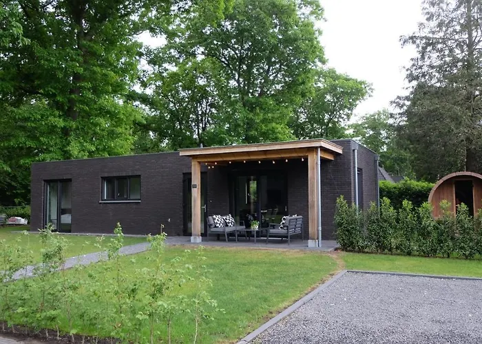 The White Oak - Luxe 4 Persoons Met Prive Sauna Voorthuizen