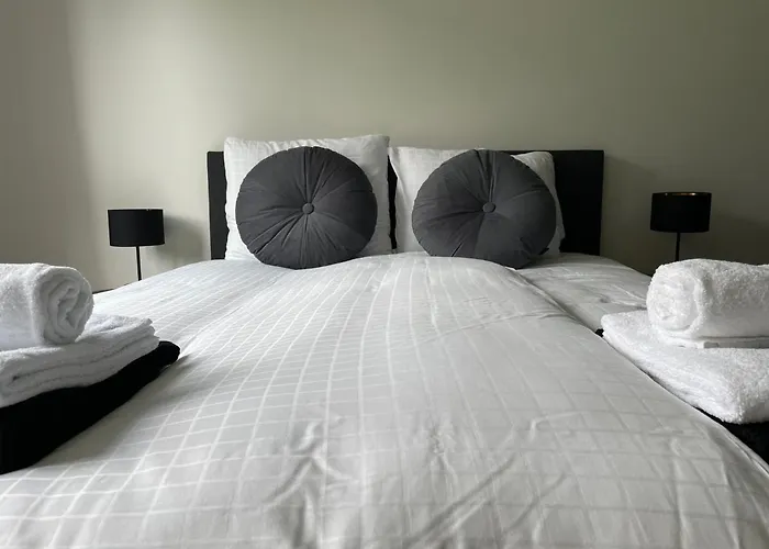 The White Oak - Luxe 4 Persoons Met Prive Sauna Voorthuizen