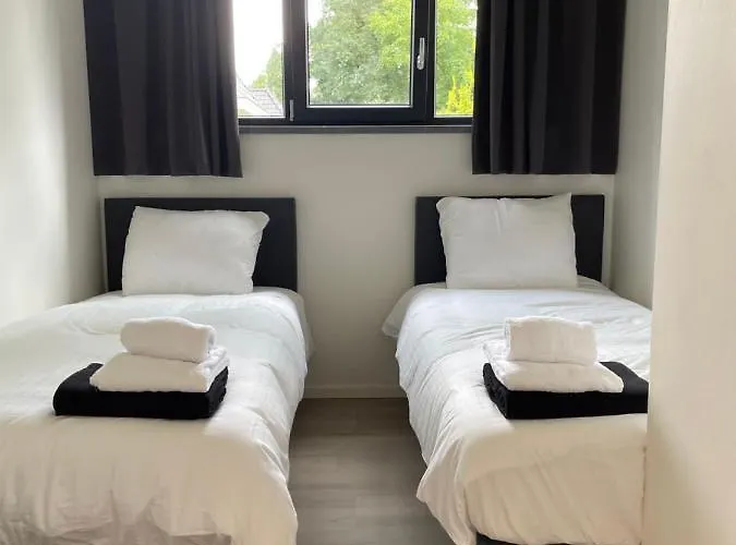 The White Oak - Luxe 4 Persoons Met Prive Sauna Casa de Férias *