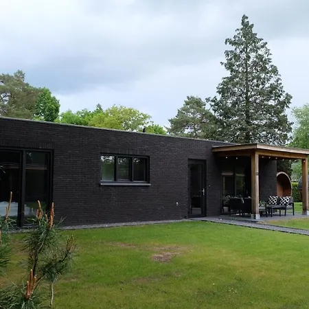 The White Oak - Luxe 4 Persoons Met Prive Sauna Dom wakacyjny *