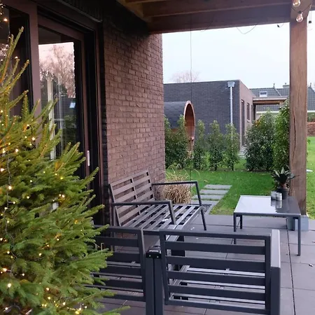 The White Oak - Luxe 4 Persoons Met Prive Sauna *