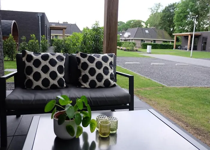 The White Oak - Luxe 4 Persoons Met Prive Sauna Voorthuizen