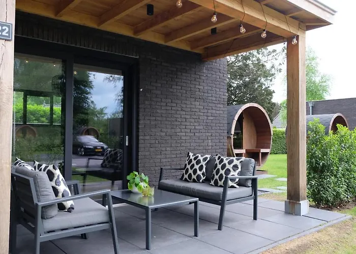 The White Oak - Luxe 4 Persoons Met Prive Sauna Voorthuizen